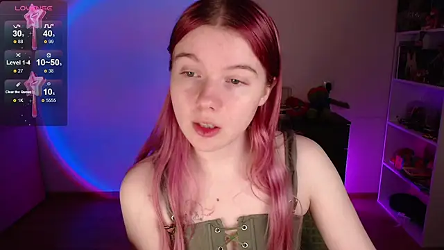 Snapshot of Strawberry_juli chatting on 11-15-25, 09:39 Strawberry juli online show from 11-15-25, 09:39