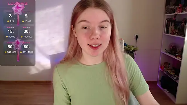 Snapshot of Strawberry_juli chatting on 01-15-26, 08:30 Strawberry juli online show from 01-15-26, 08:30