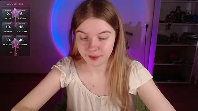 Strawberry juli online show from 05-07-26, 10:42
