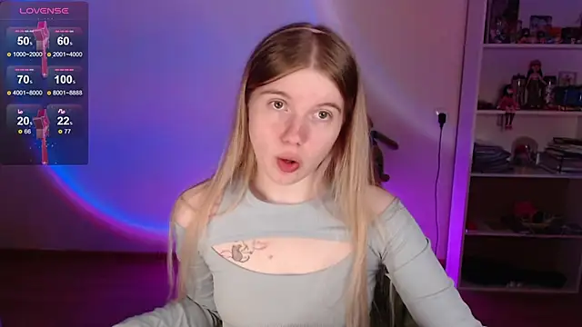 Strawberry juli online show from 05-11-26, 04:04