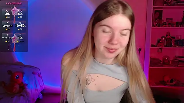 Strawberry juli online show from 05-12-26, 04:09
