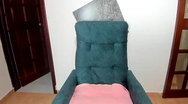 Snapshot of AnnaPerez_ chatting on 03-03-25, 12:27 AnnaPerez online show from 03-03-25, 12:27