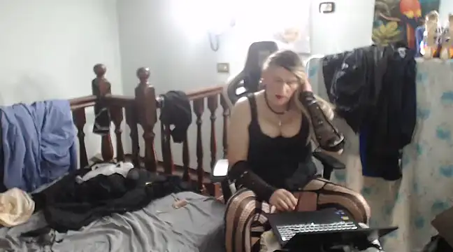 Snapshot of emmex671 chatting on 01-26-25, 11:17 emmex671 online show from 01-26-25, 11:17