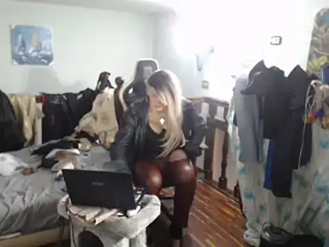 Snapshot of emmex671 chatting on 02-26-25, 06:04 emmex671 online show from 02-26-25, 06:04