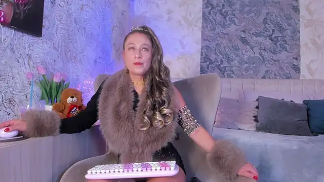 Liannaa  online show from 10-31-25, 07:37