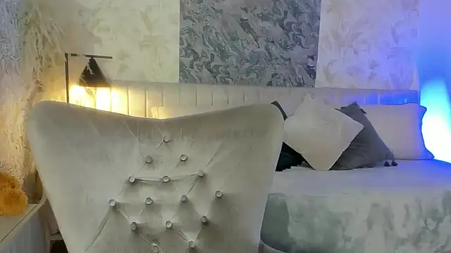 Liannaa  online show from 12-02-25, 07:42