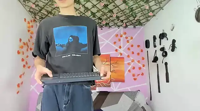 Maxxi hot23 online show from 02-28-25, 01:15