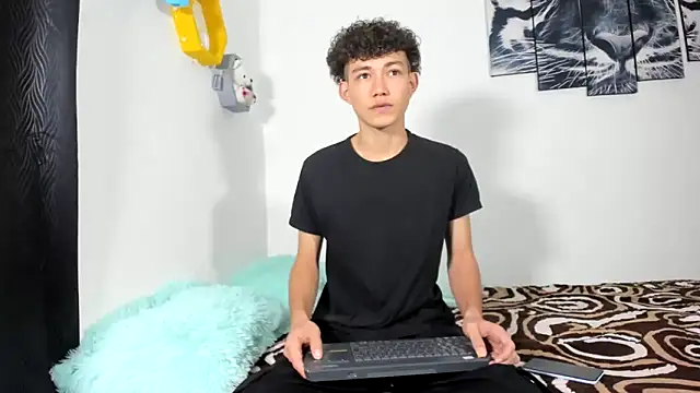 Maxxi hot23 online show from 03-15-25, 02:01