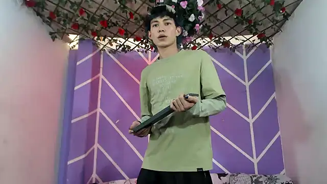 Maxxi hot23 online show from 09-13-25, 07:24