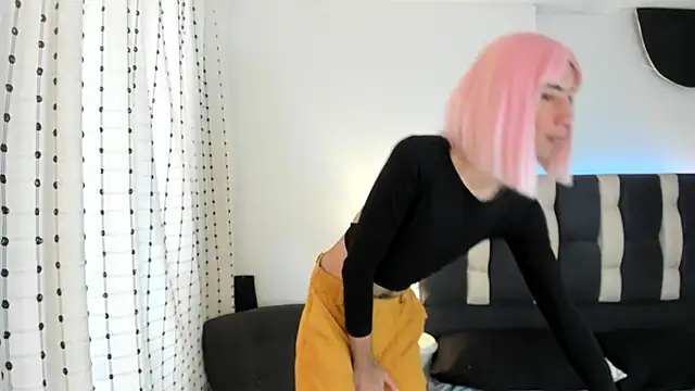 loverisu-coral online show from 10-04-25, 07:34