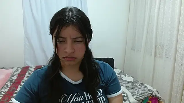 Snapshot of saralo__ chatting on 10-09-25, 11:36 saralo online show from 10-09-25, 11:36