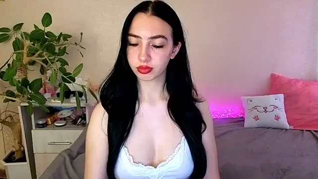 WildKittenX  online show from 05-26-26, 04:08