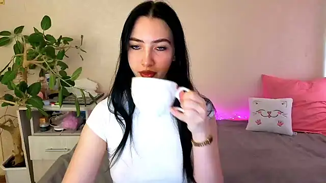 WildKittenX  online show from 05-27-26, 04:09