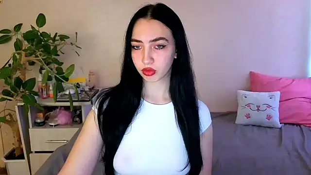 WildKittenX  online show from 06-01-26, 04:14