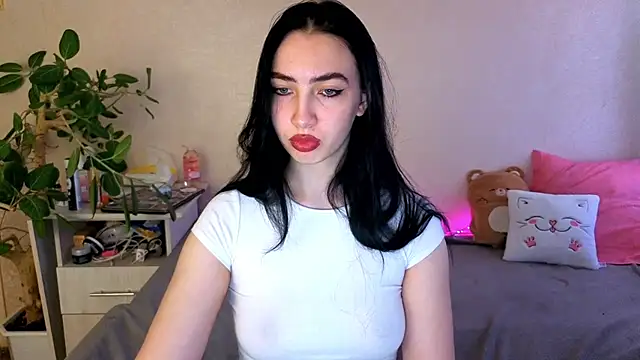 WildKittenX  online show from 06-05-26, 04:08