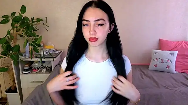 WildKittenX  online show from 06-08-26, 04:02