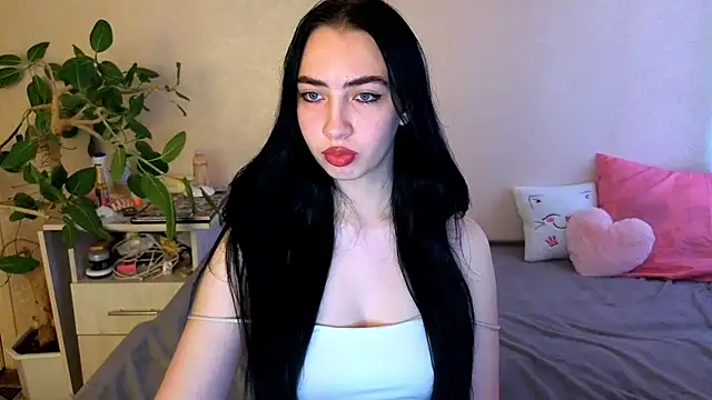 WildKittenX  online show from 06-17-26, 04:04