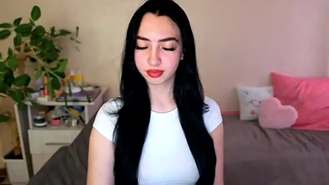 WildKittenX  online show from 06-26-26, 04:06