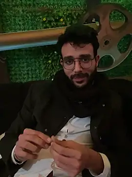 Snapshot of YJeromZCoxk chatting on 03-09-25, 09:02 YJeromZCoxk online show from 03-09-25, 09:02