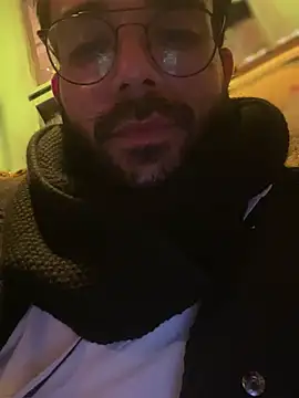 Snapshot of YJeromZCoxk chatting on 03-10-25, 01:12 YJeromZCoxk online show from 03-10-25, 01:12