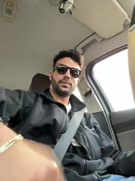 Snapshot of YJeromZCoxk chatting on 03-18-25, 03:31 YJeromZCoxk online show from 03-18-25, 03:31