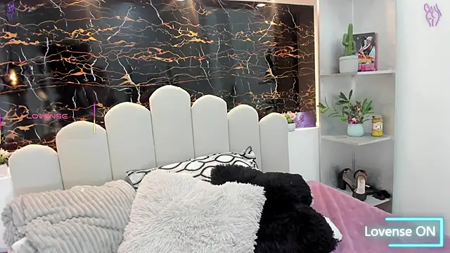 Snapshot of Bonniie_22 chatting on 03-10-25, 03:52 Bonniie 22 online show from 03-10-25, 03:52
