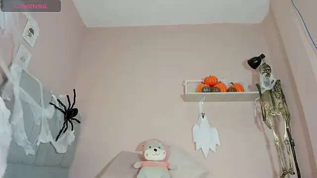 mary cute9 online show from 10-31-25, 12:39