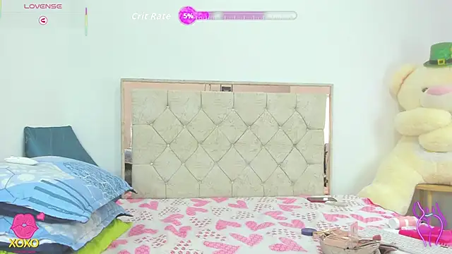 Snapshot of LunaaSweett chatting on 04-25-26, 01:52 LunaaSweett online show from 04-25-26, 01:52
