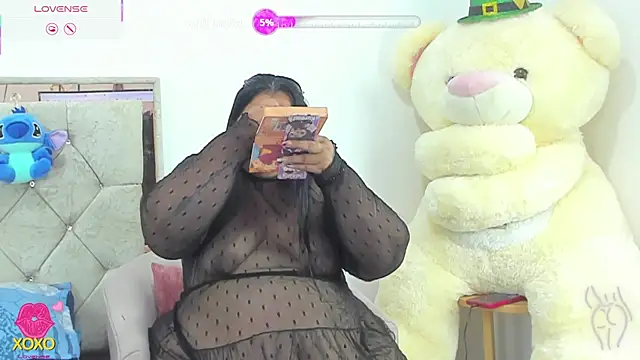 Snapshot of LunaaSweett chatting on 04-30-26, 08:37 LunaaSweett online show from 04-30-26, 08:37
