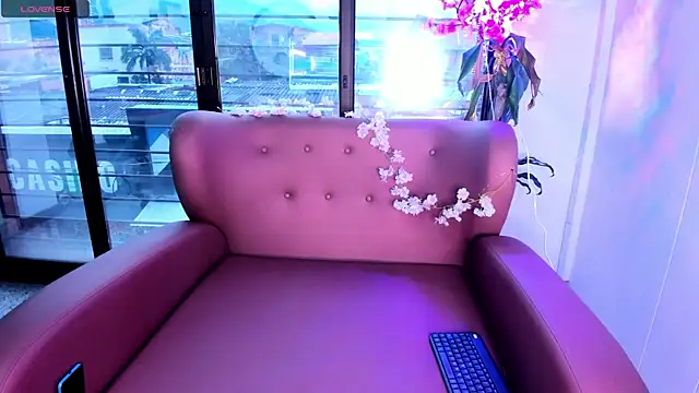 Mitsu Kawii online show from 11-20-25, 09:03