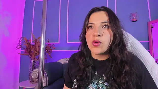 TaraTaylorr online show from 10-01-25, 02:17