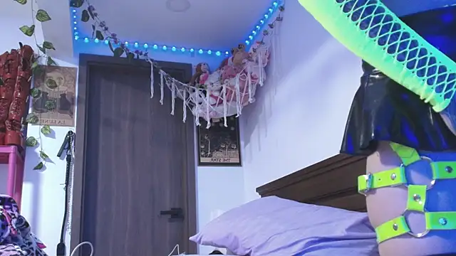 Snapshot of _mollycrystal chatting on 02-16-26, 03:57 mollycrystal online show from 02-16-26, 03:57