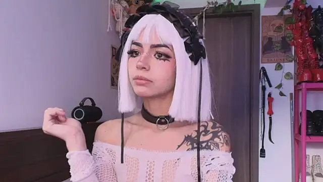 Snapshot of _mollycrystal chatting on 02-26-26, 12:59 mollycrystal online show from 02-26-26, 12:59