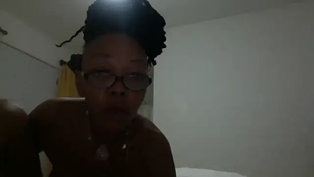 Ladyzee25 online show from 09-24-25, 05:44