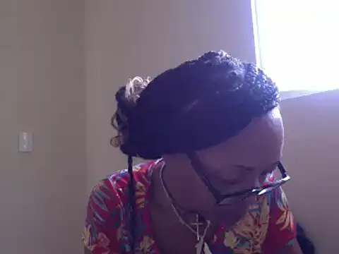Snapshot of Ladyzee25 chatting on 07-28-26, 07:39 Ladyzee25 online show from 07-28-26, 07:39