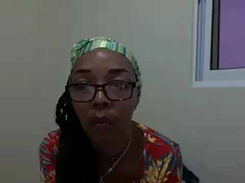 Snapshot of Ladyzee25 chatting on 07-28-26, 11:37 Ladyzee25 online show from 07-28-26, 11:37
