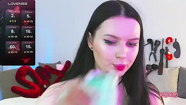 Snapshot of Miss_Vic chatting on 05-17-26, 04:03 Miss Vic online show from 05-17-26, 04:03