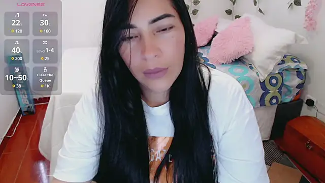 Snapshot of luna_lgomez_ chatting on 03-16-25, 10:55 luna lgomez  online show from 03-16-25, 10:55