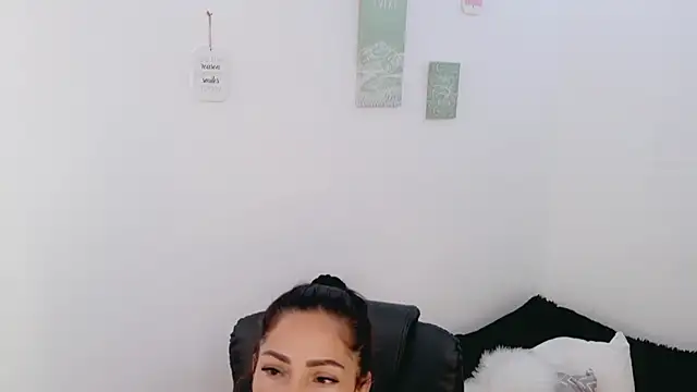 luna lgomez  online show from 03-31-26, 04:07