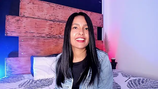 Snapshot of Fernanda_liie_ chatting on 05-20-26, 12:44 Fernanda liie online show from 05-20-26, 12:44