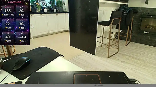 Snapshot of Layla- chatting on 02-01-25, 09:21 Layla- online show from 02-01-25, 09:21