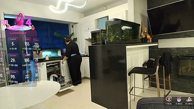 Layla- online show from 11-26-25, 10:16