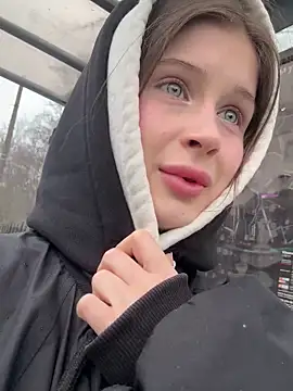 Snapshot of melicious_ chatting on 03-03-25, 12:05 melicious online show from 03-03-25, 12:05