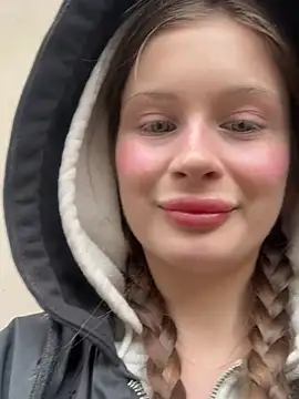 Snapshot of melicious_ chatting on 03-05-25, 10:00 melicious online show from 03-05-25, 10:00