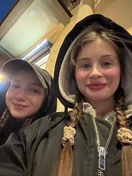 Snapshot of melicious_ chatting on 03-05-25, 04:13 melicious online show from 03-05-25, 04:13