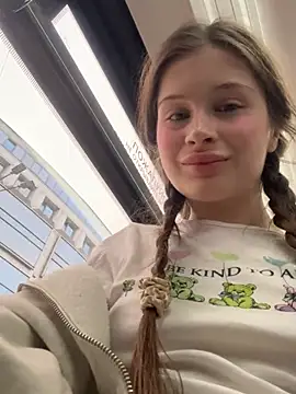 Snapshot of melicious_ chatting on 03-08-25, 02:51 melicious online show from 03-08-25, 02:51