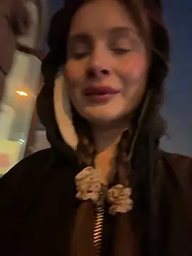 Snapshot of melicious_ chatting on 03-18-25, 04:59 melicious online show from 03-18-25, 04:59