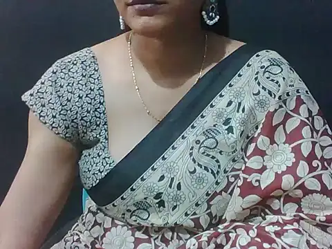 Snapshot of sugandha_bhabhi chatting on 06-08-26, 04:29 sugandha bhabhi online show from 06-08-26, 04:29
