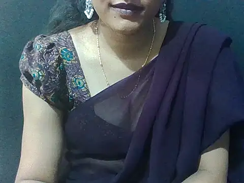 Snapshot of sugandha_bhabhi chatting on 06-11-26, 04:05 sugandha bhabhi online show from 06-11-26, 04:05