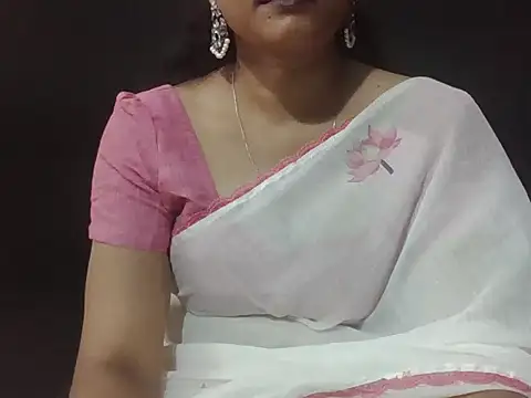 Snapshot of sugandha_bhabhi chatting on 06-19-26, 04:44 sugandha bhabhi online show from 06-19-26, 04:44